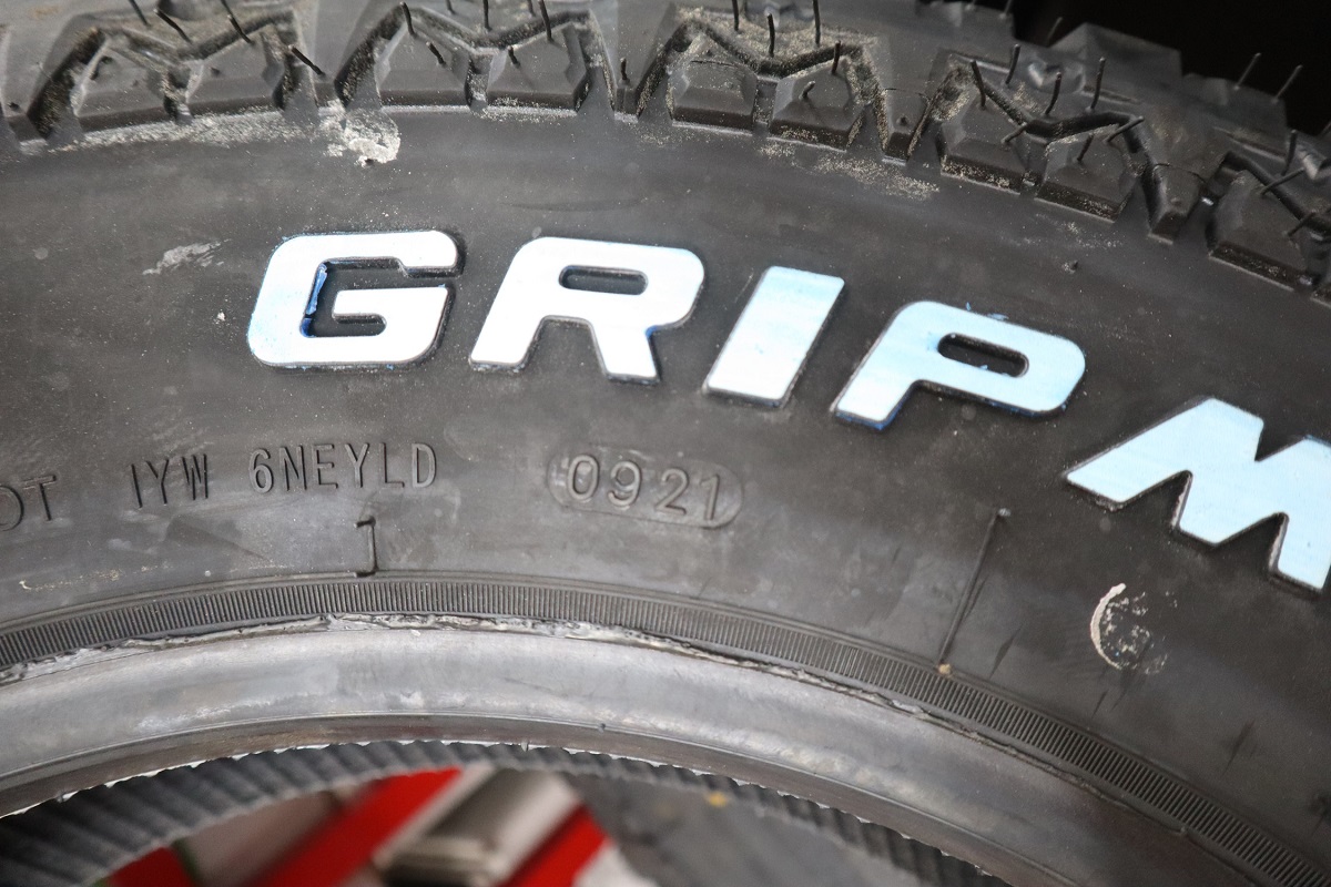 パーツショップ マンモス / 【新品】GRIPMAX マッドレイジR/T MAX 185